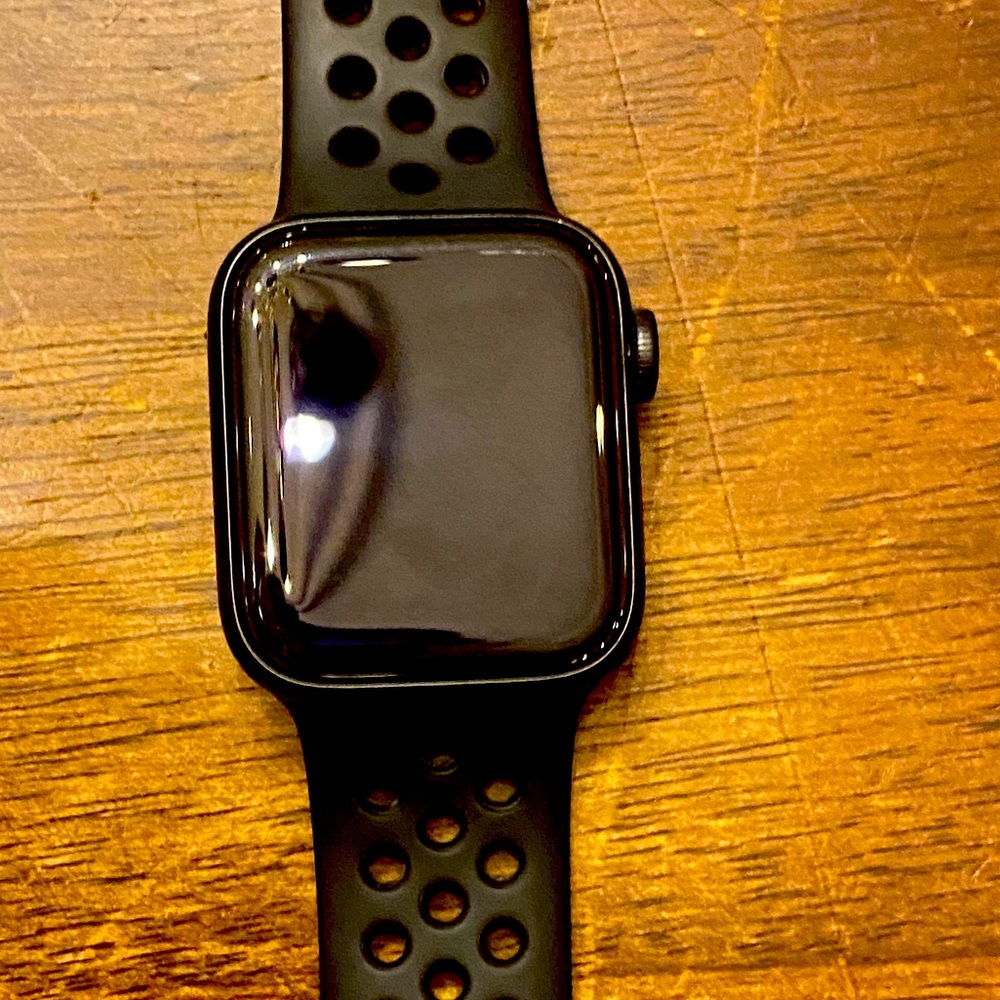 Apple Watch Series 5 in 40mm
